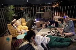 Samsung The Freestyle Projector LSP3B – Smart Mini Beamer -Bosch Winkel 1200x800 2