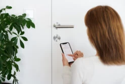 Nuki Smart Lock 3.0 – Slim Deurslot + Bridge -Bosch Winkel Nuki smartlock 3 0 2